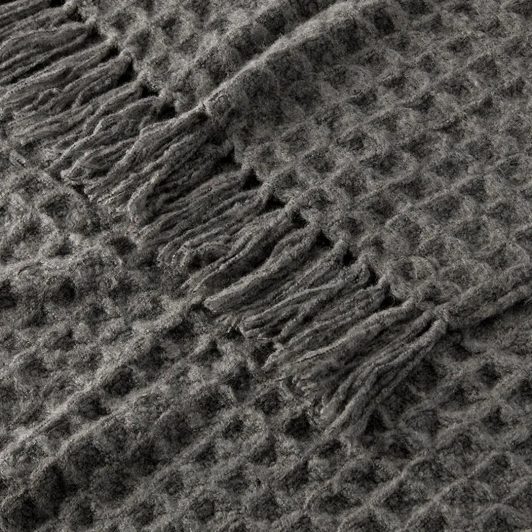 Alec Throw · Forest Green