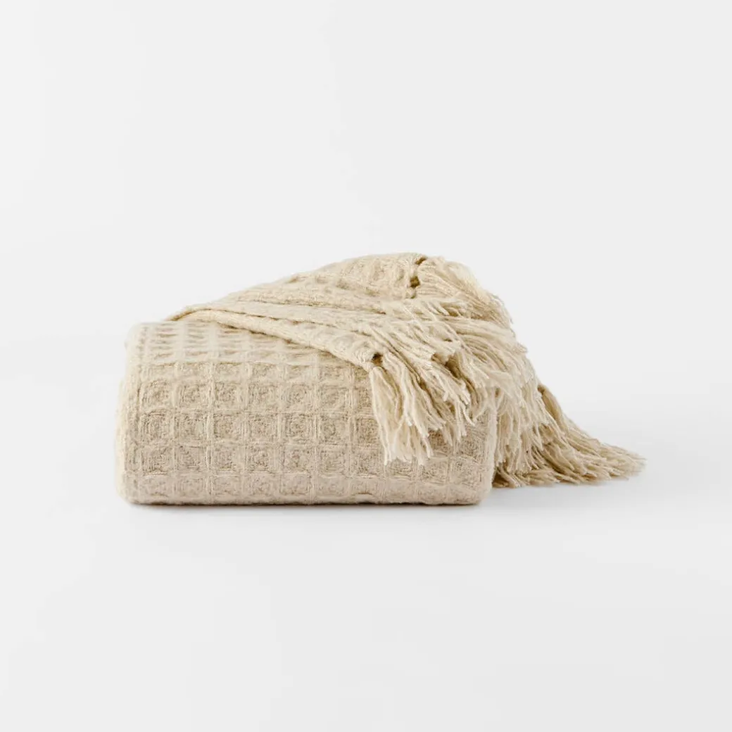 Alec Throw · Forest Green