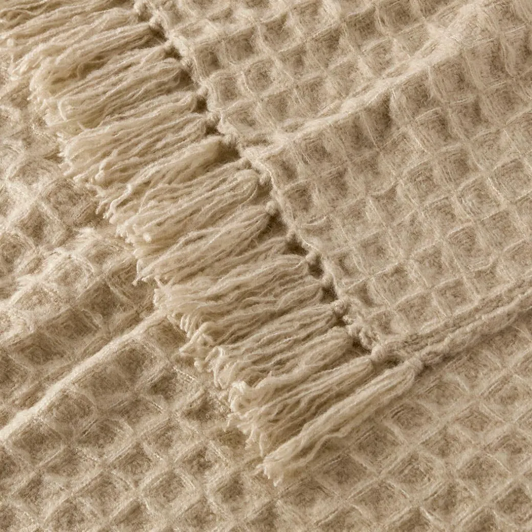 Alec Throw · Forest Green