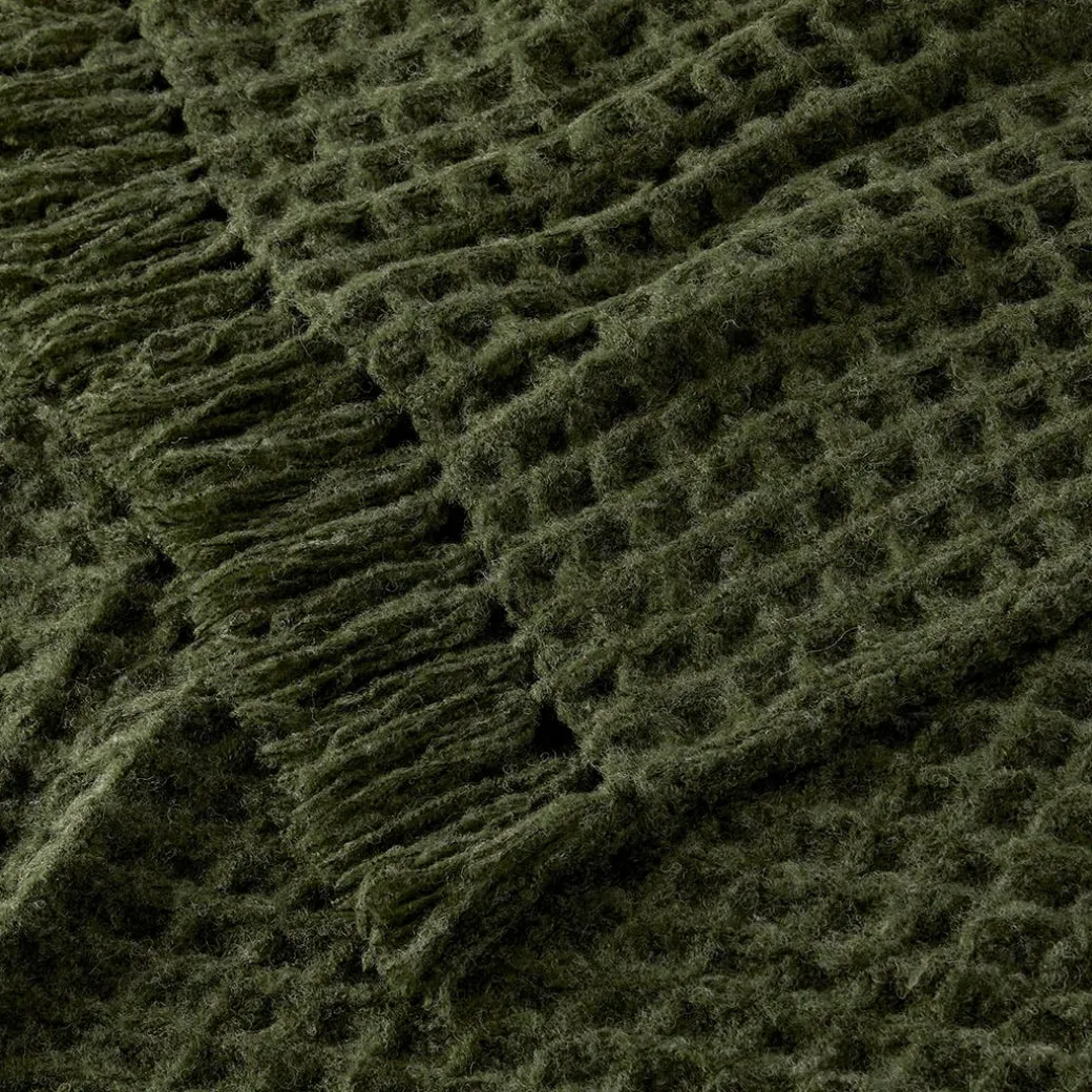 Alec Throw · Forest Green