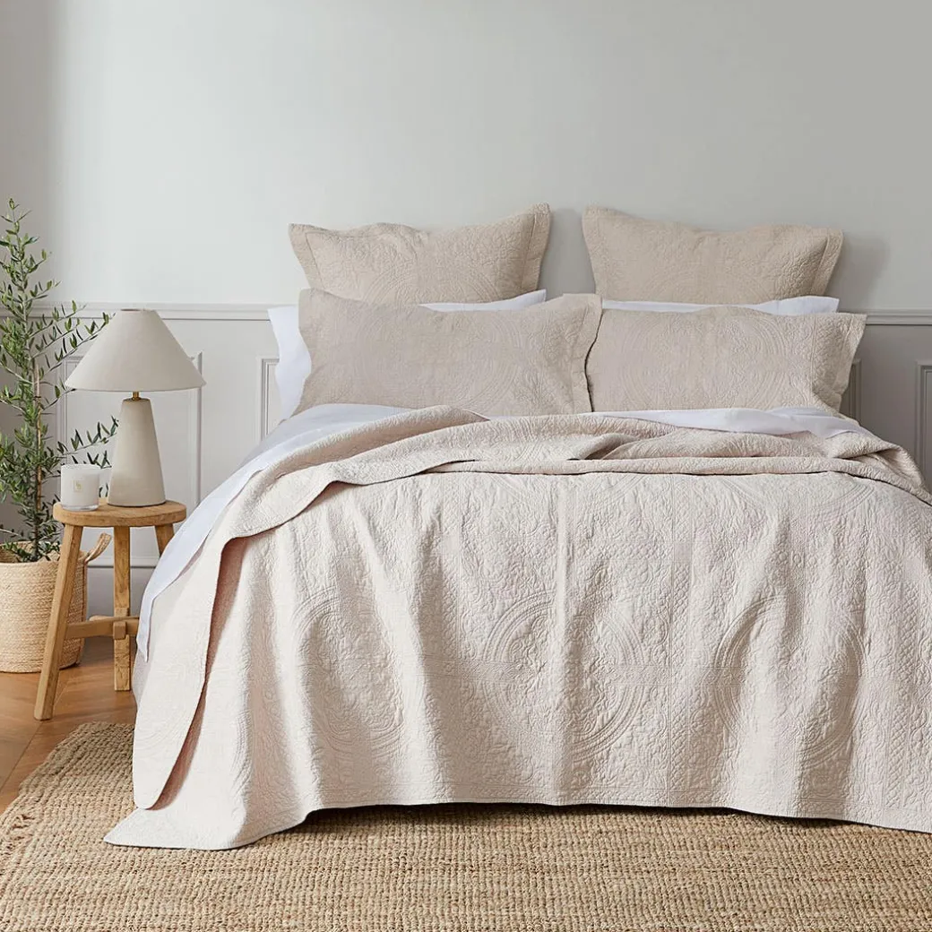 Artemida Bedspread - White
