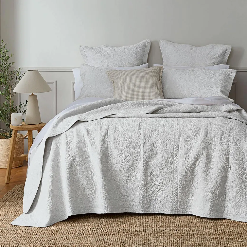 Artemida Bedspread - White