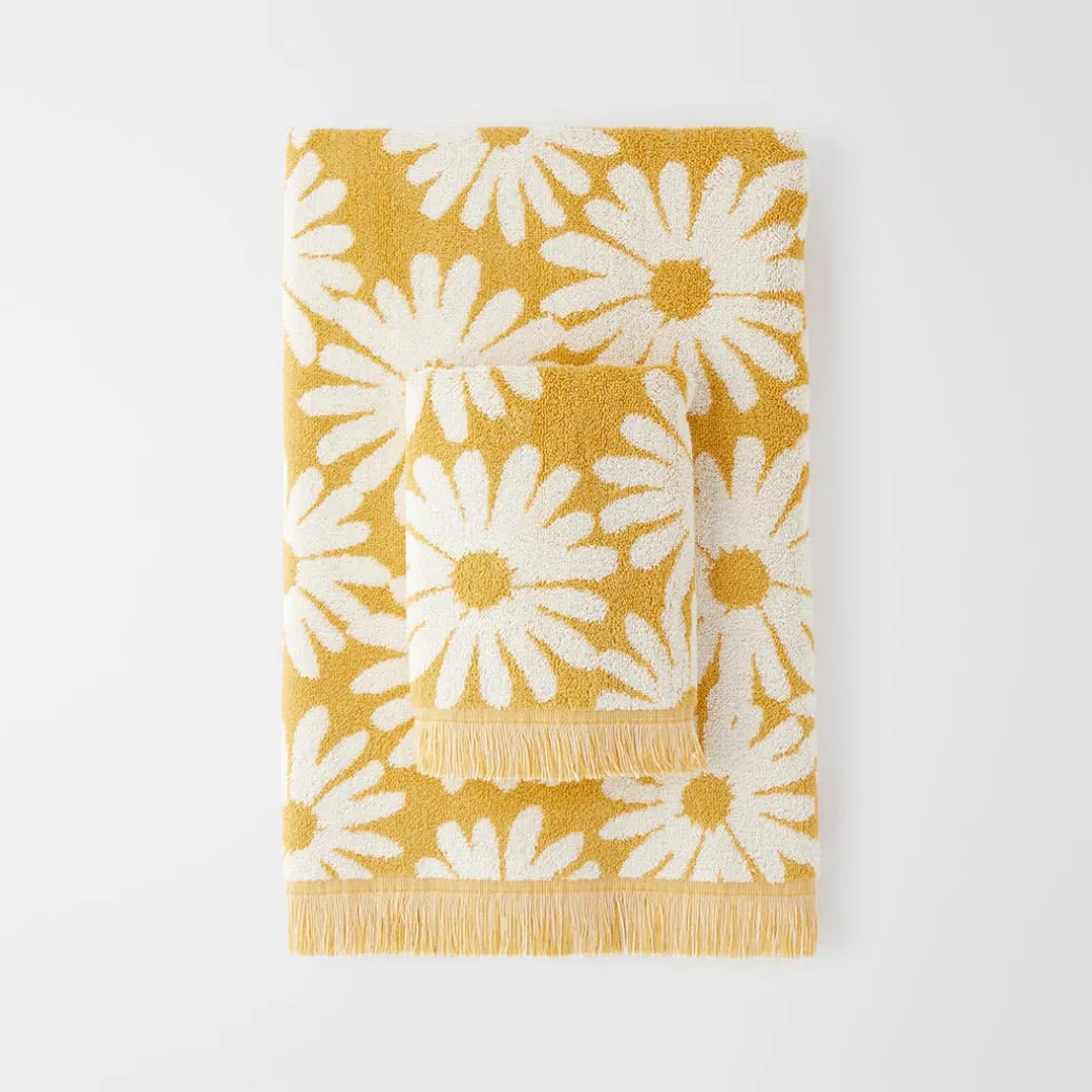 Daisy Towel - Blush