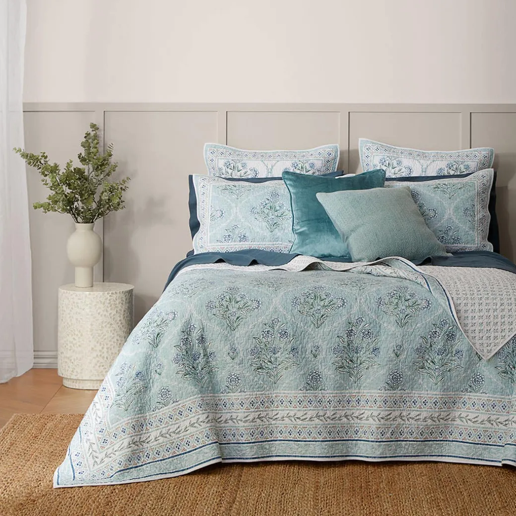 Yvette Bedspread